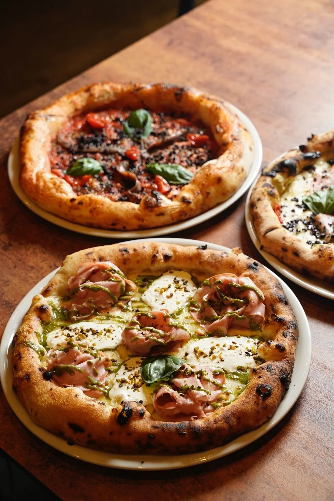 Pizza especial de temporada con ingredientes seleccionados en Artéteca, pizzería napolitana Barcelona